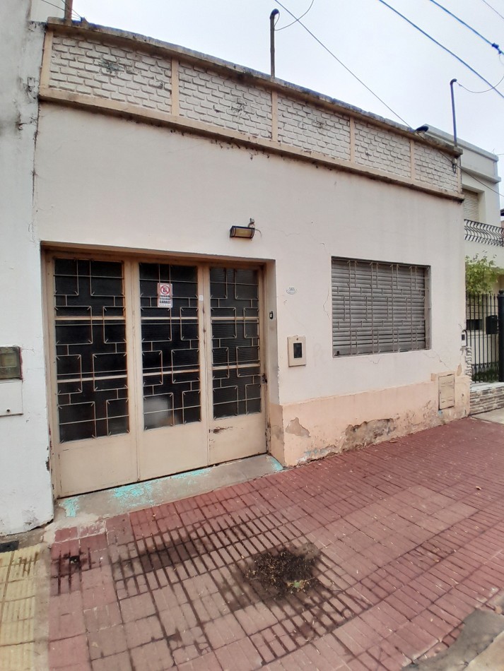 VENTA - CASA A RECICLAR CALLE SAN LUIS 568